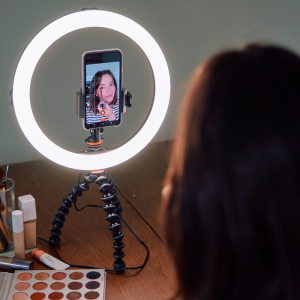 What is the cheap and best ringlight phone